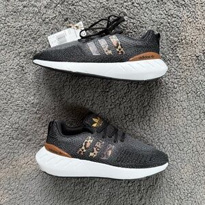 Adidas Women's Black and Leopard Print Athletic Shoes